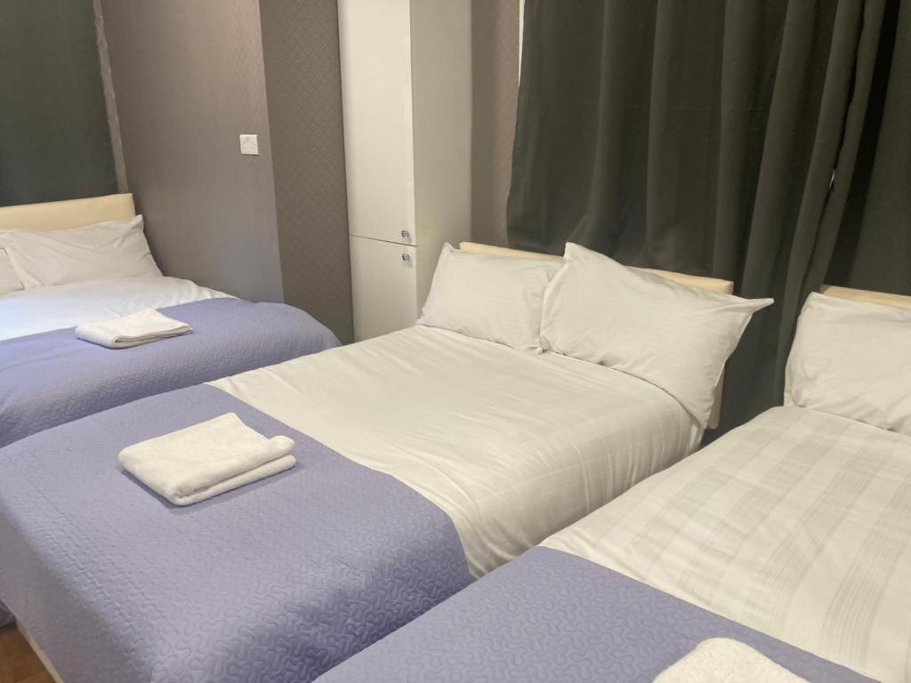Guest house Twin Towerd London