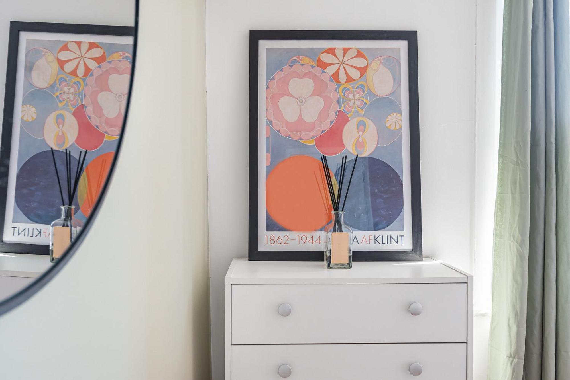 Beautiful Euston Apartment