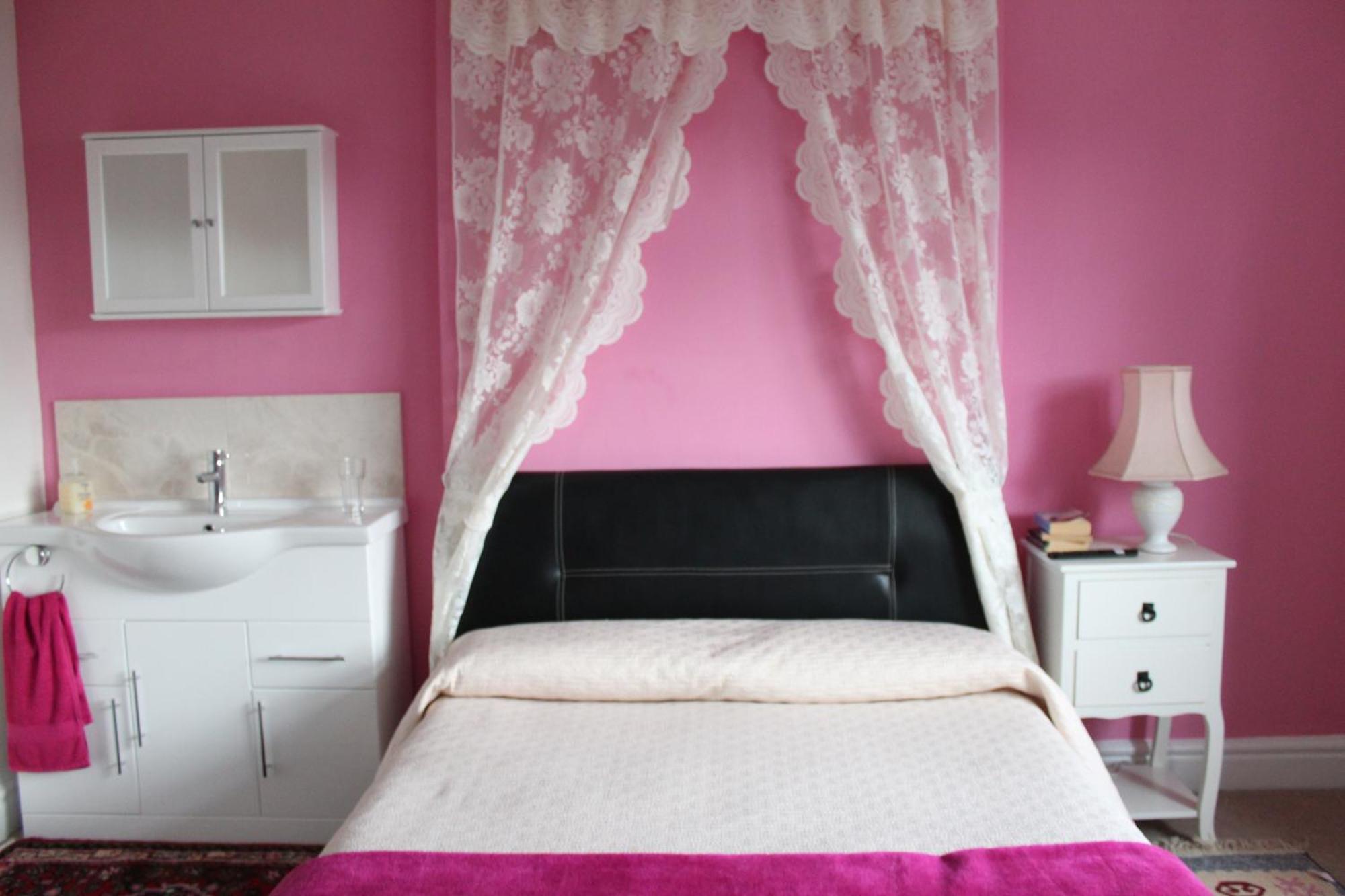 Gasthof Saint Gabriel'S Road Guesthouse *