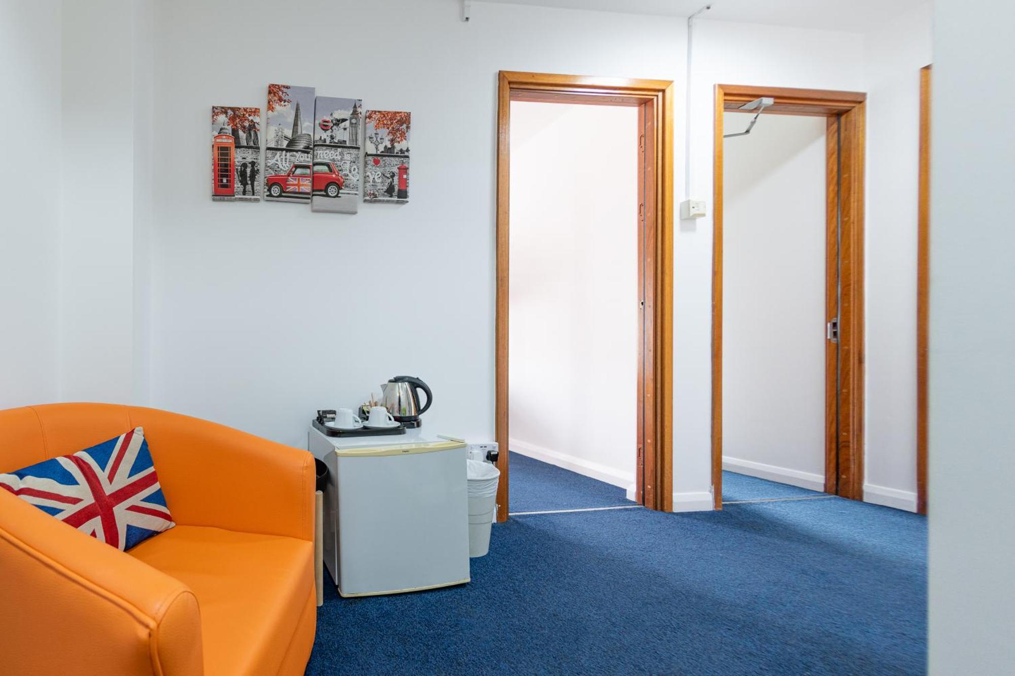 Pax Hostal