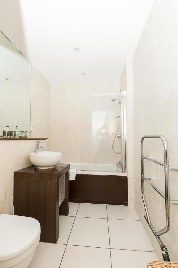 2 Bedroom East With Amazing Views *