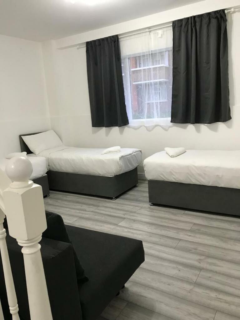 Budget Center Aldgate - Tower Bridge * London