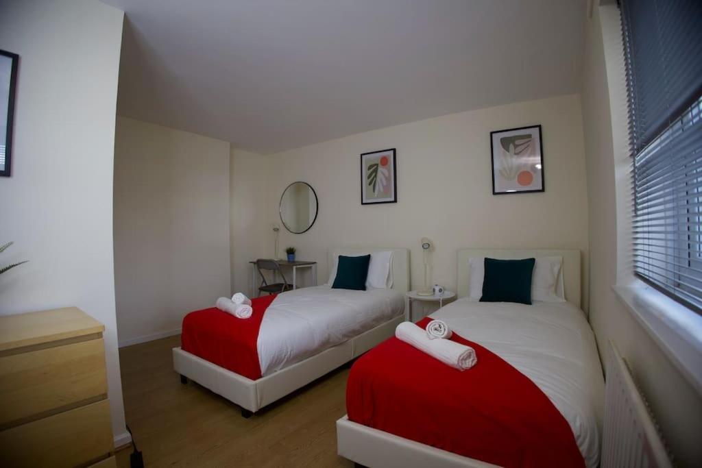 2 Bed Flat With Easy Access To Excel, Central London, City Airport, O2 Apartamento Londres