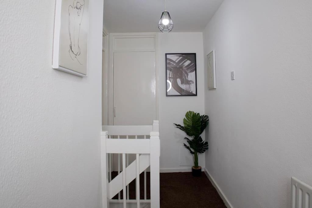 2 Bed Flat With Easy Access To Excel, Central London, City Airport, O2 Apartamento Londres