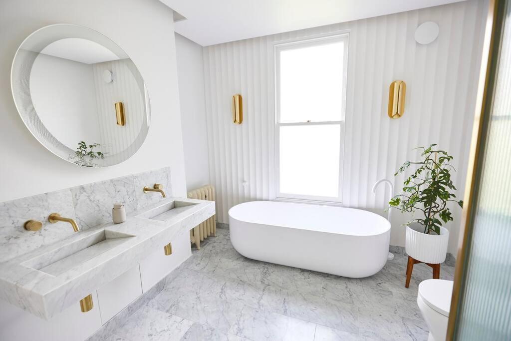 Designer Hackney In Clapton Londen