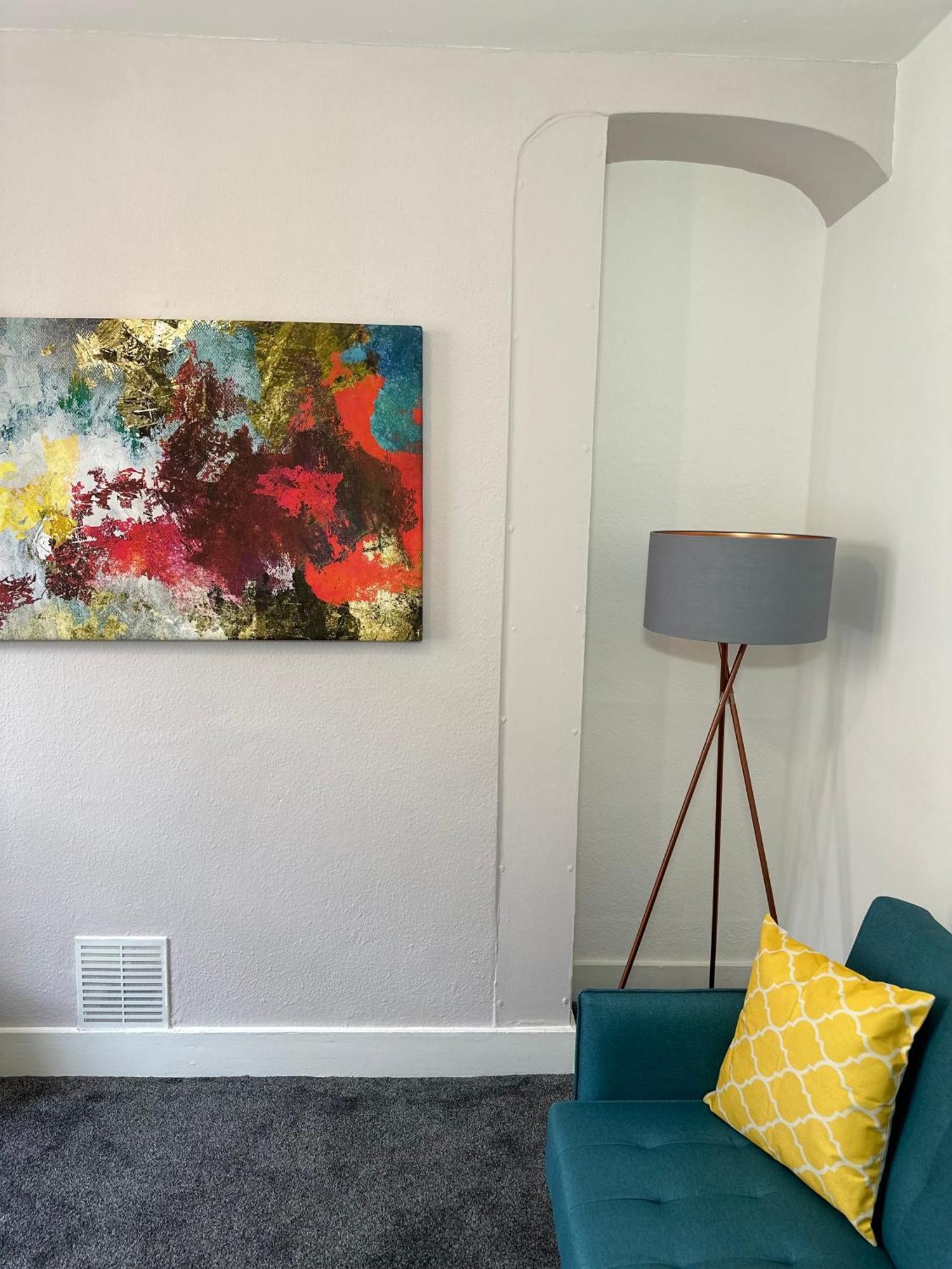Newly Decorated 5-bed Hackney Townhouse Holiday home London
