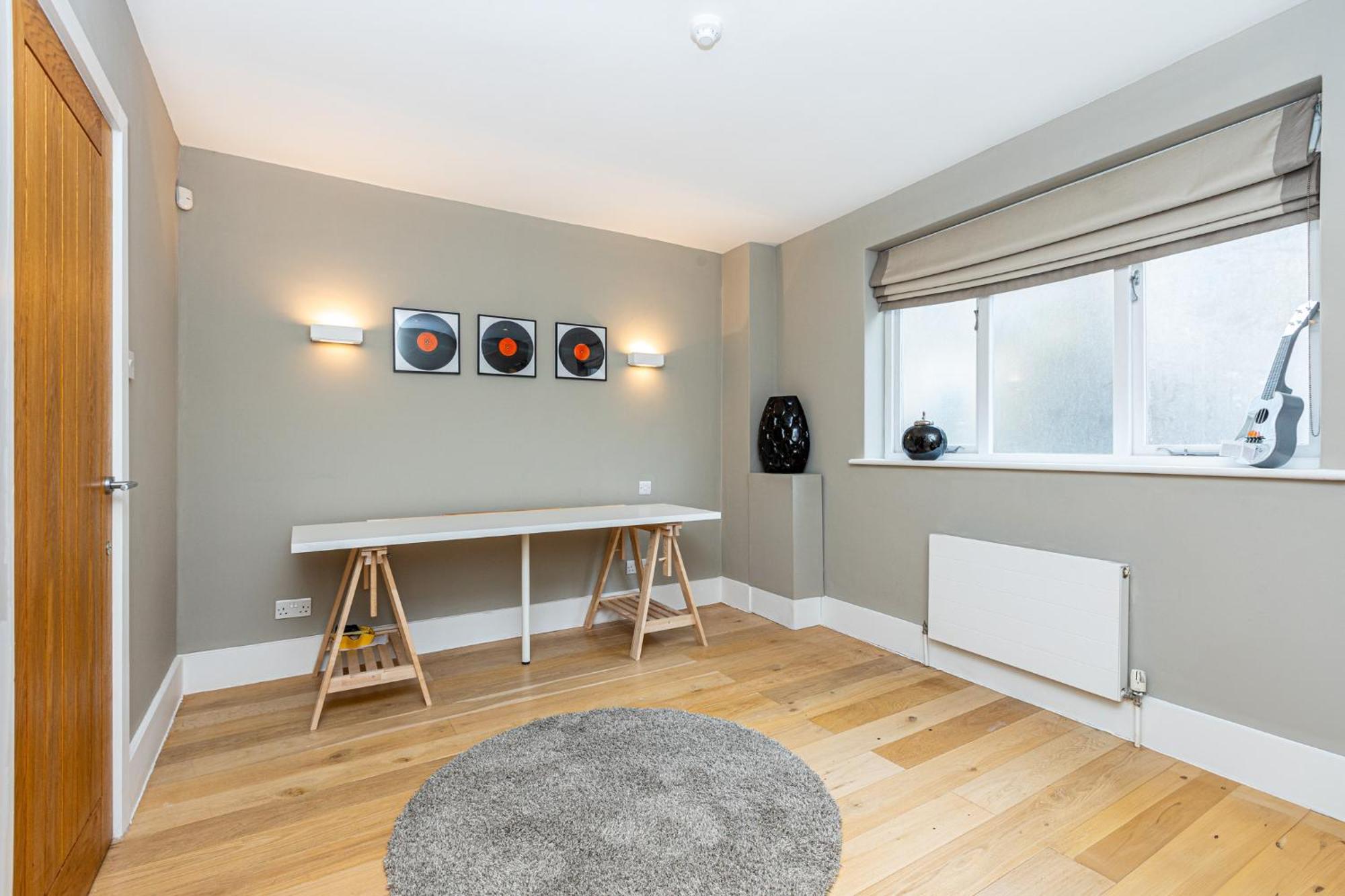 Fantastic Multilevel 3br, Vibrant Angel, 5min Tube Apartamento