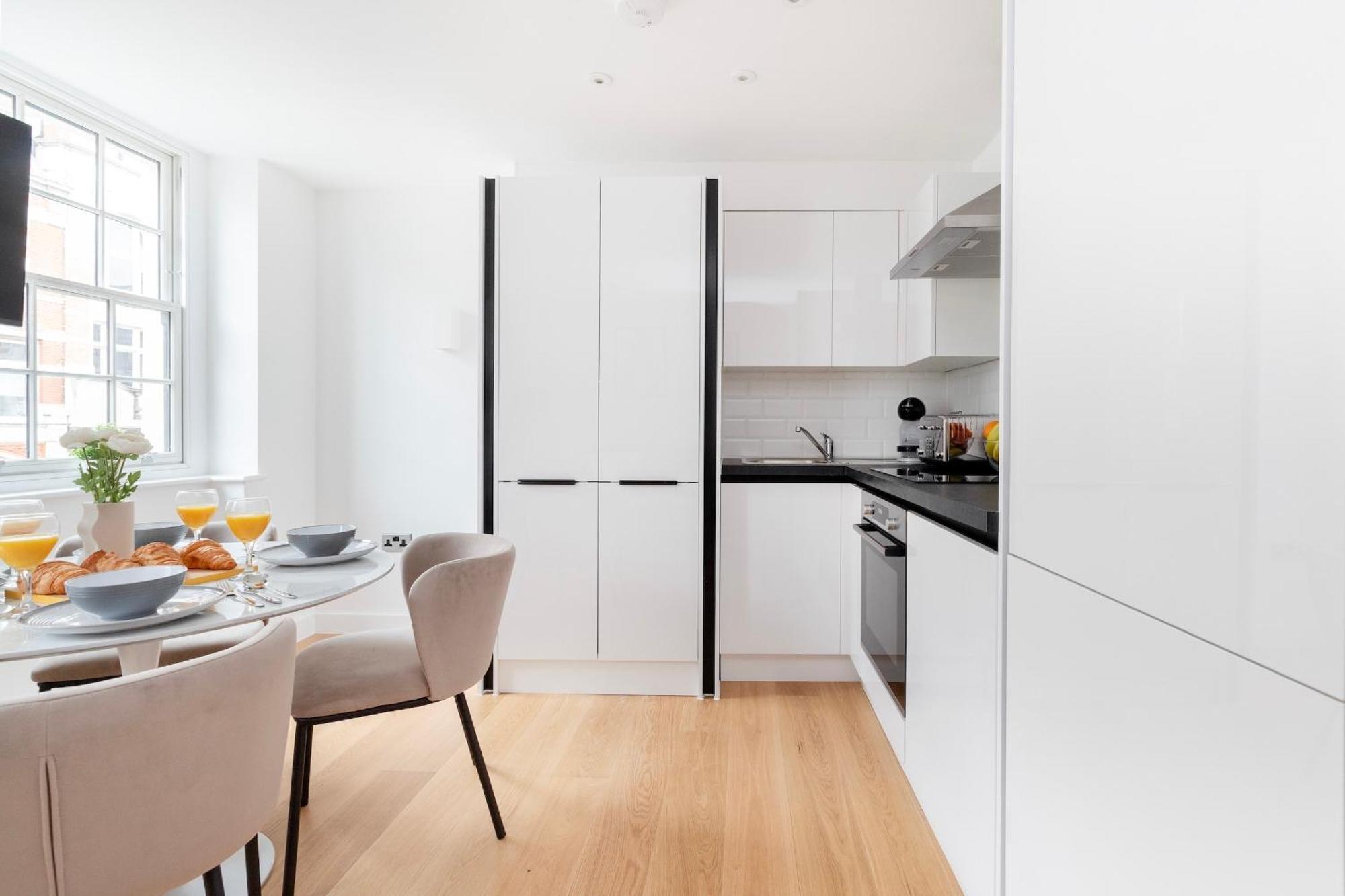 Soho & Fitzrovia With Balcony - Cityapartmentstay Appartement Londen