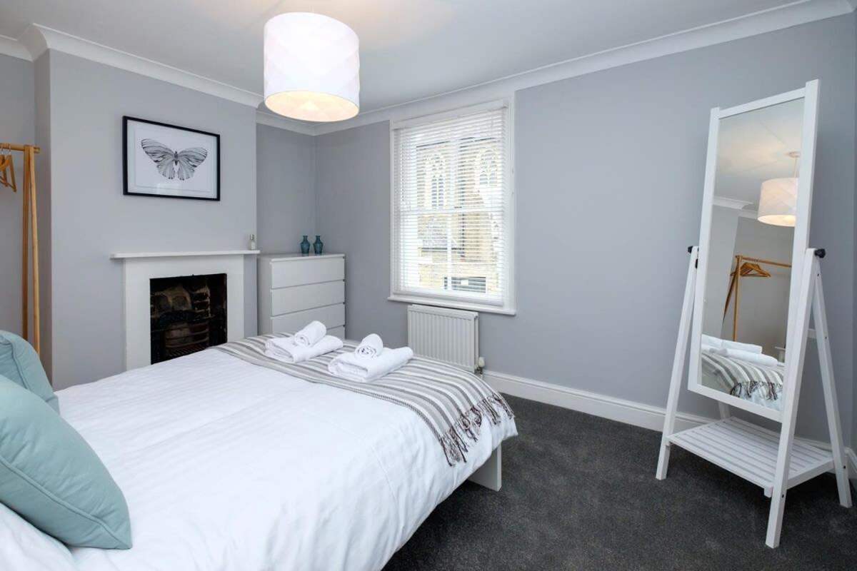 Holiday home Contemporary House Garden Near Park & Thames *