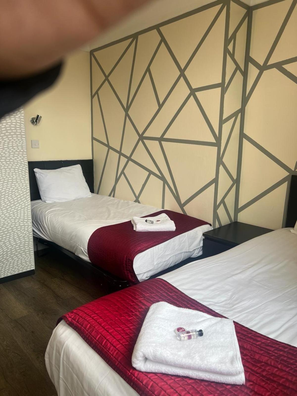 Saba And Hotell