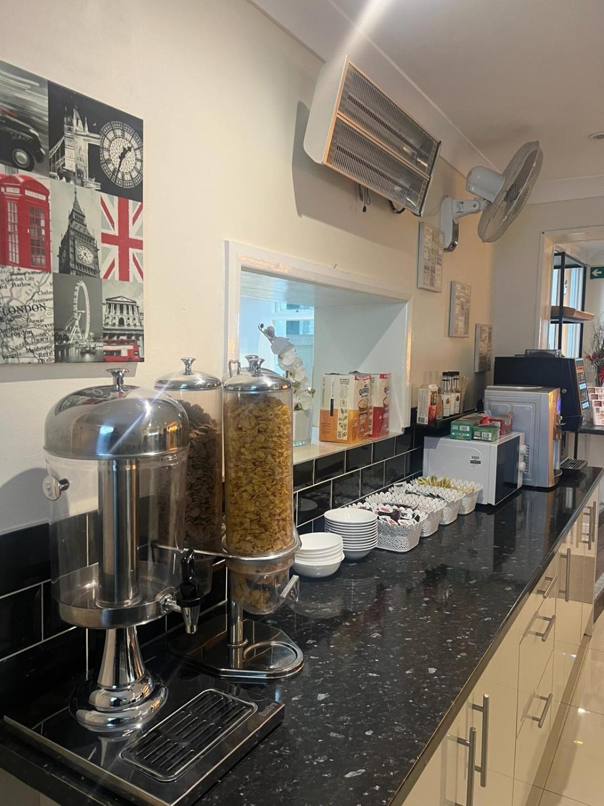 Hotell Saba And London