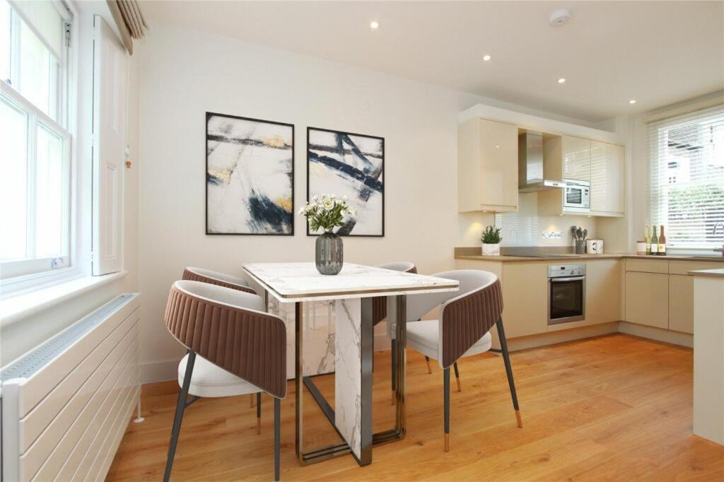 The South Kensington Palace By La Reserve Apartment *