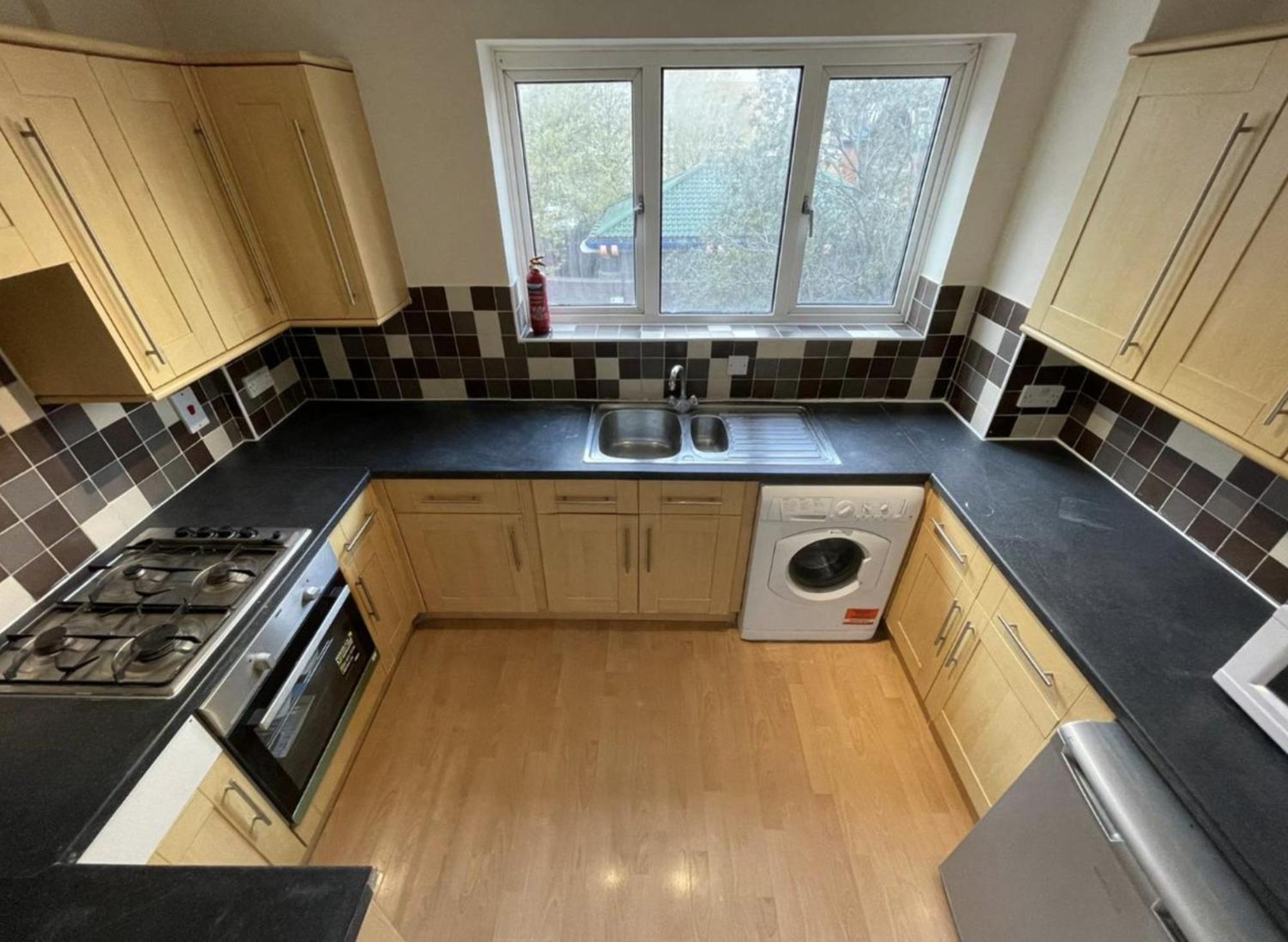 Cozy Urban Retreat: Shared Flat Living In The Heart Of E14 * London