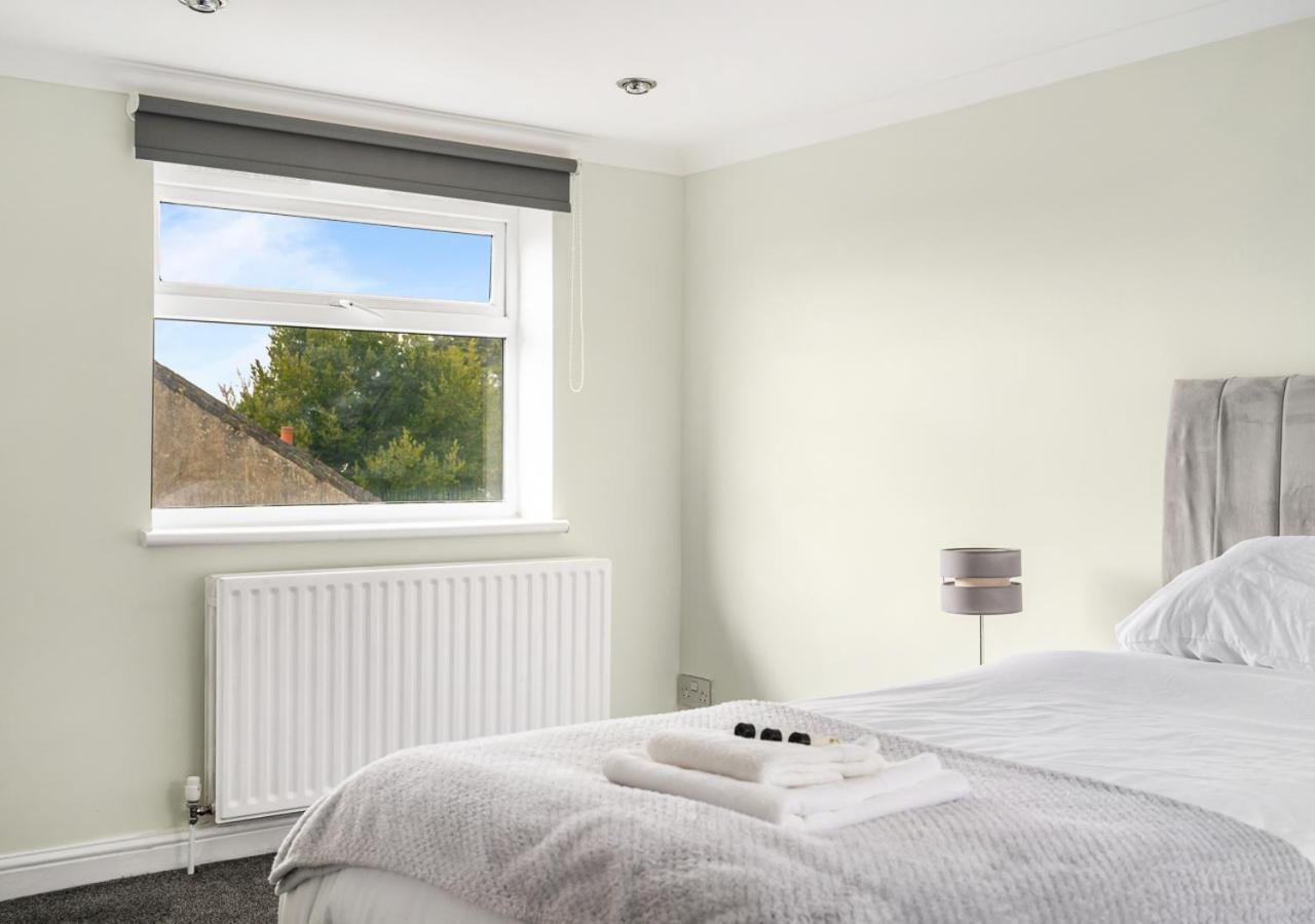 Apartment Uksas Two Bed Flat Park Front London