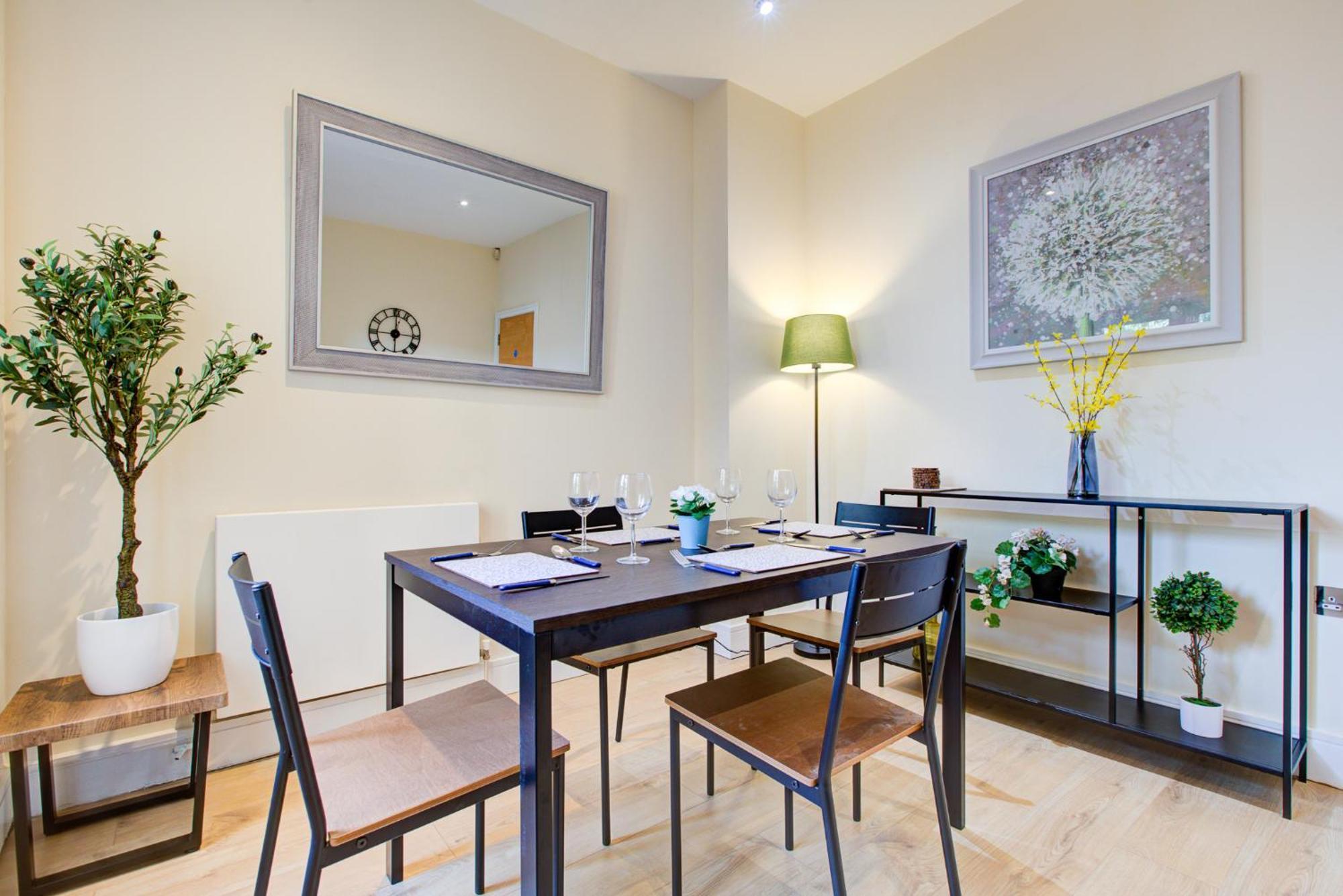 Feriehus Stunning 4 Bedroom House
