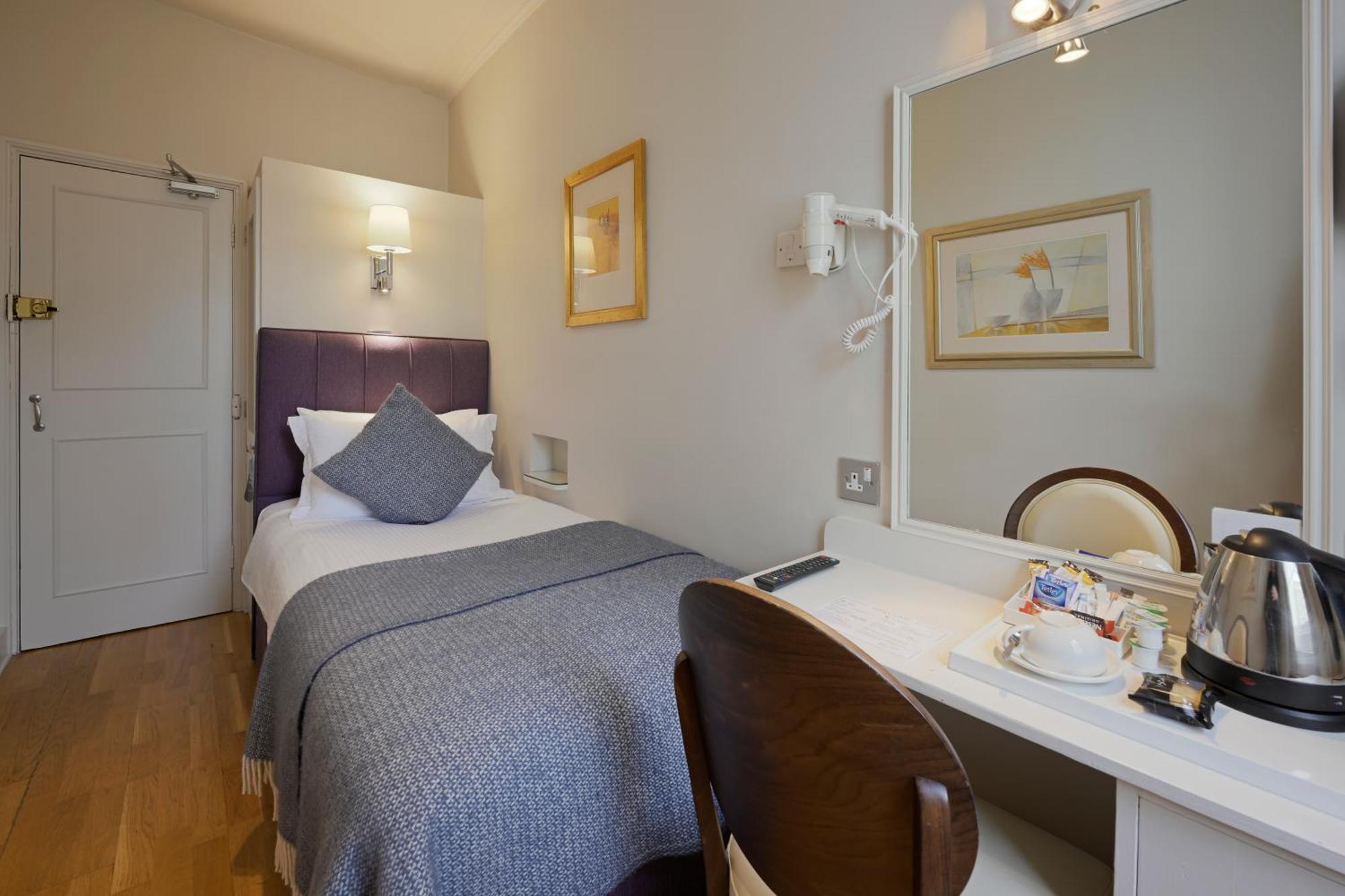 Harlingford Hotel London