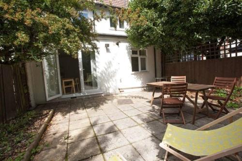 Tooting Rooms & Studio By Primecityhosts *