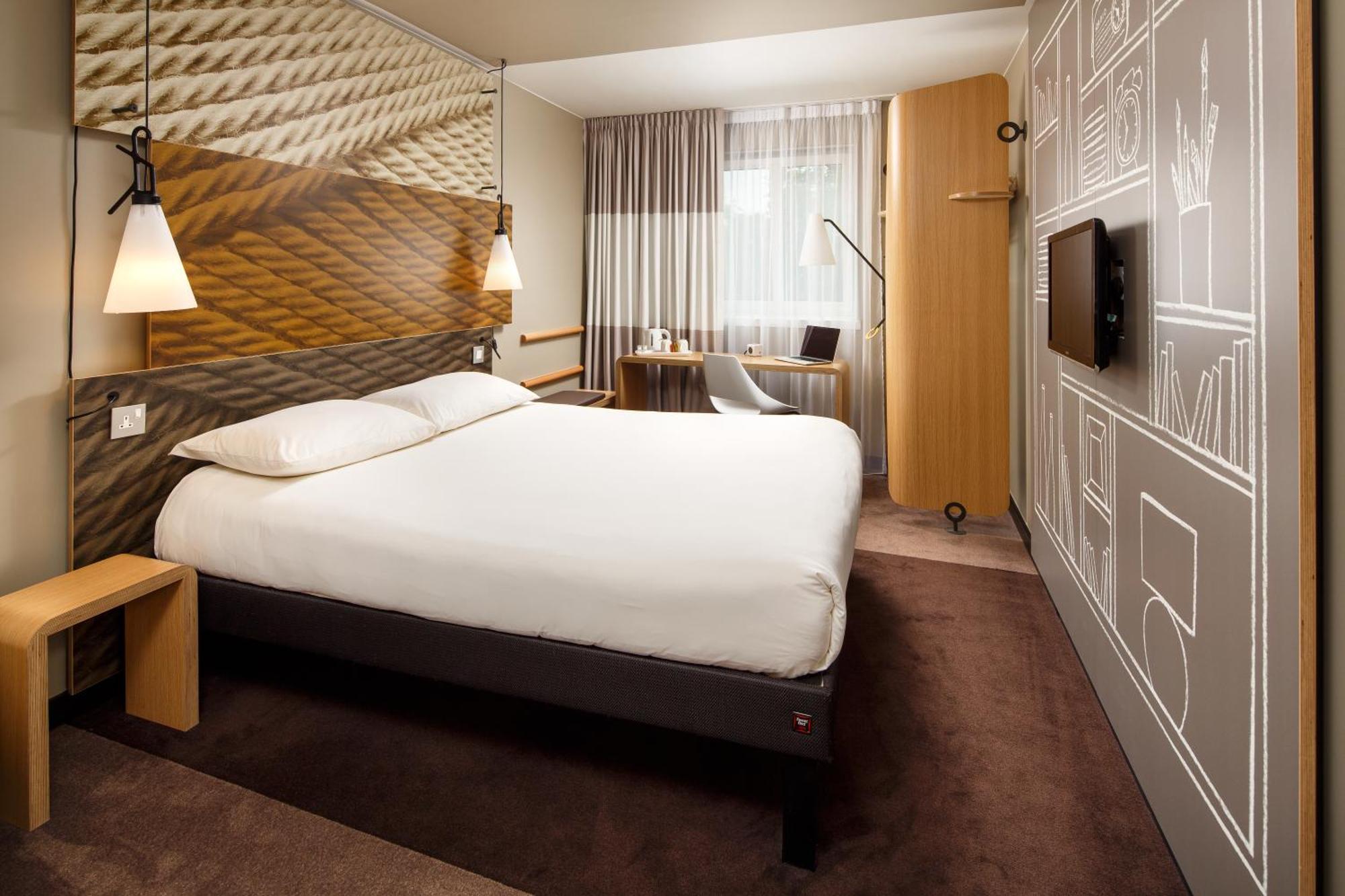 Ibis Stratford