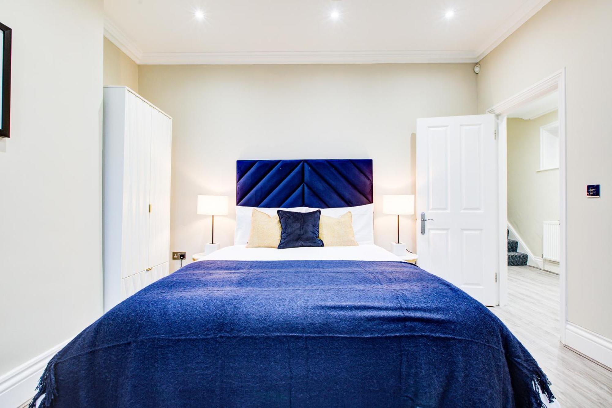 Hybrid Resi - London, Fulham Near Chelsea And Putney