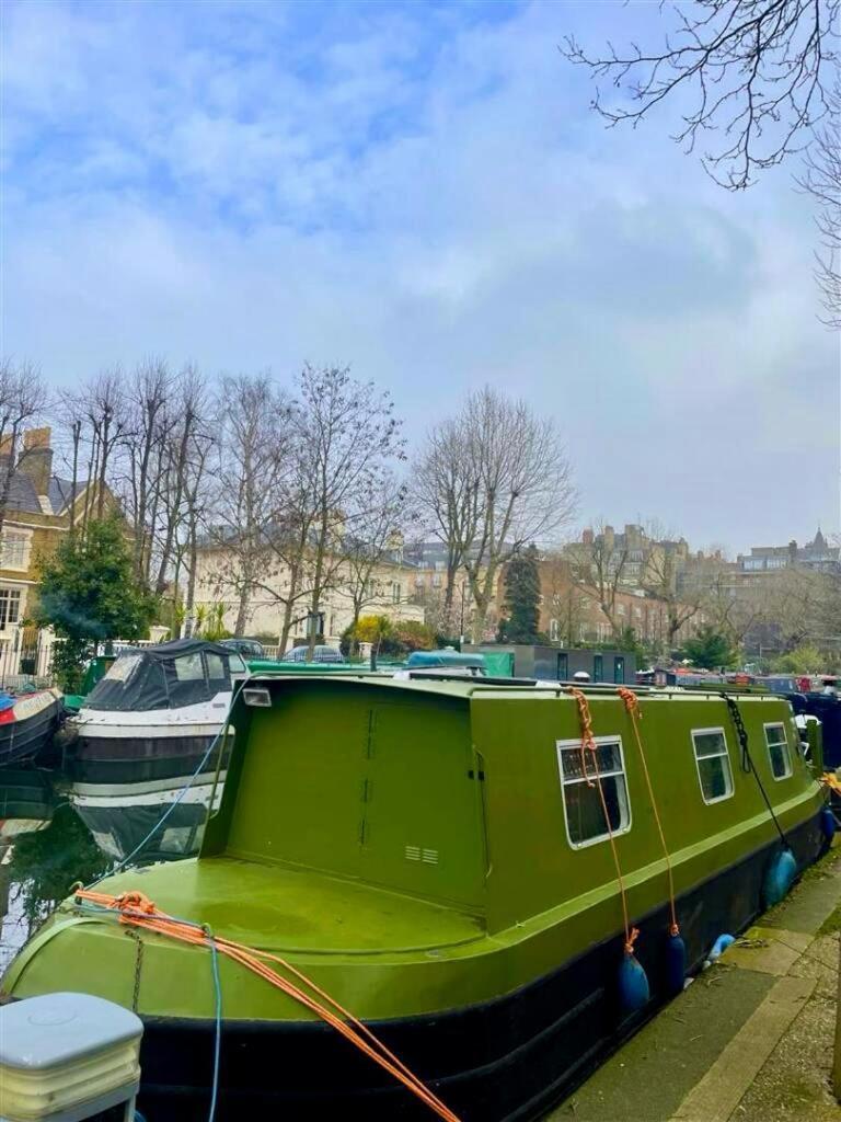 Botel Executive Houseboat In Little Venice London