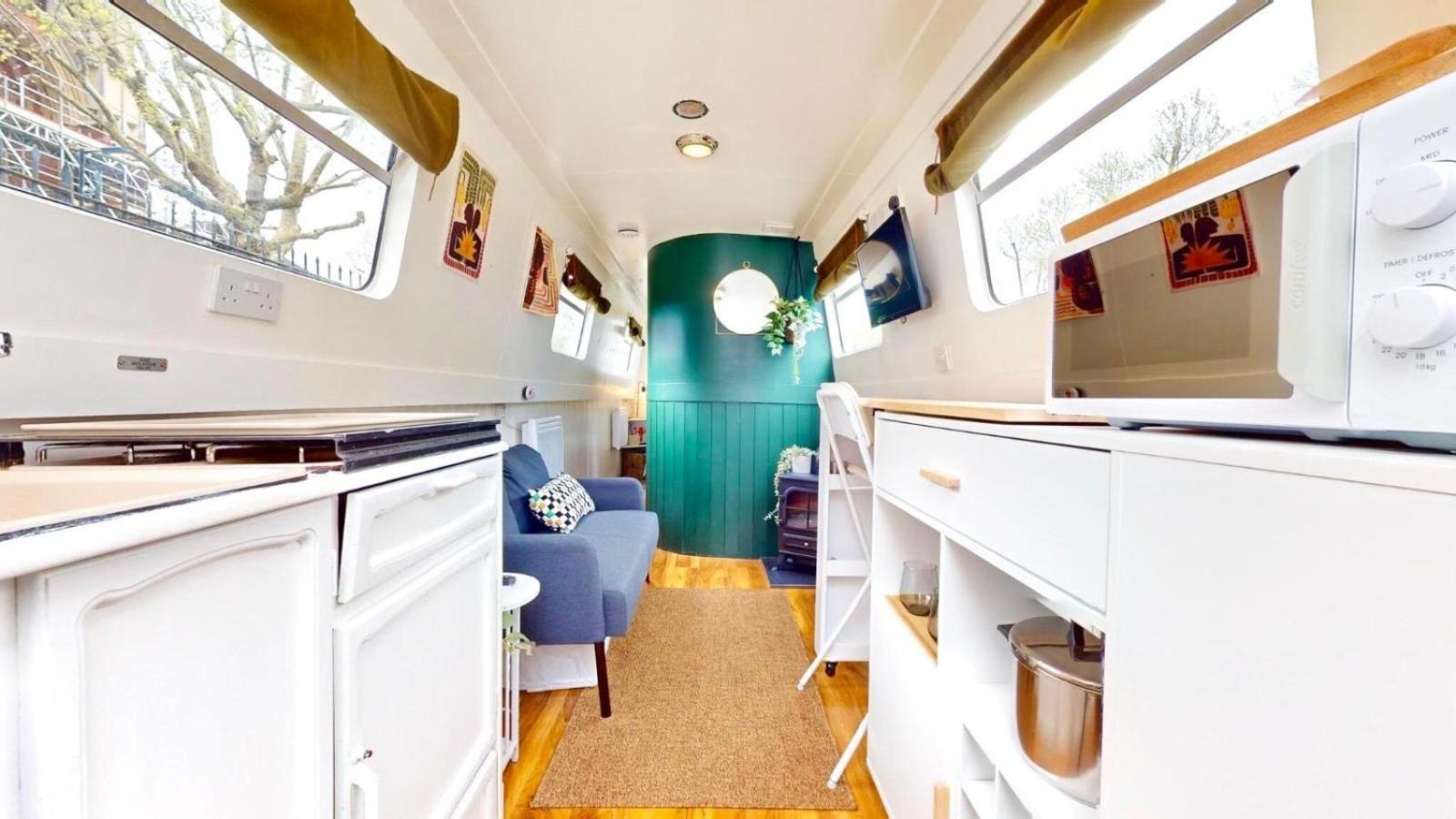 Executive Houseboat In Little Venice * London
