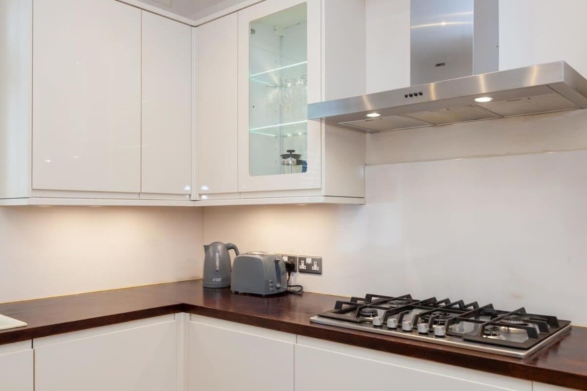 Spacious 2 Bedroom Maisonette In Stratford Appartement Londen