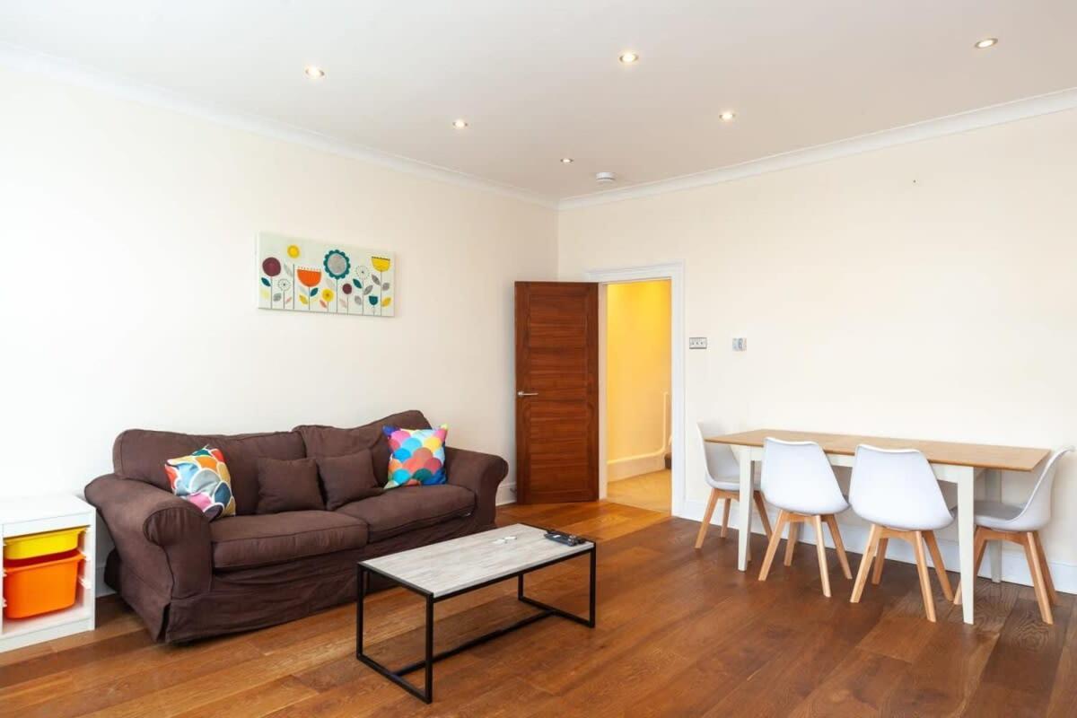 Spacious 2 Bedroom Maisonette In Stratford Appartement