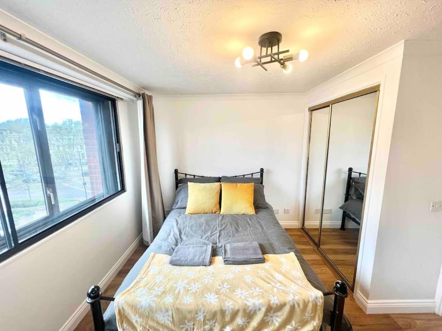 Luxstay 2br Earls Court Sleeps Up To 10 Apartment London