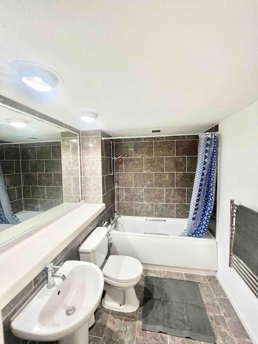 Luxstay 2br Earls Court Sleeps Up To 10 Apartment *