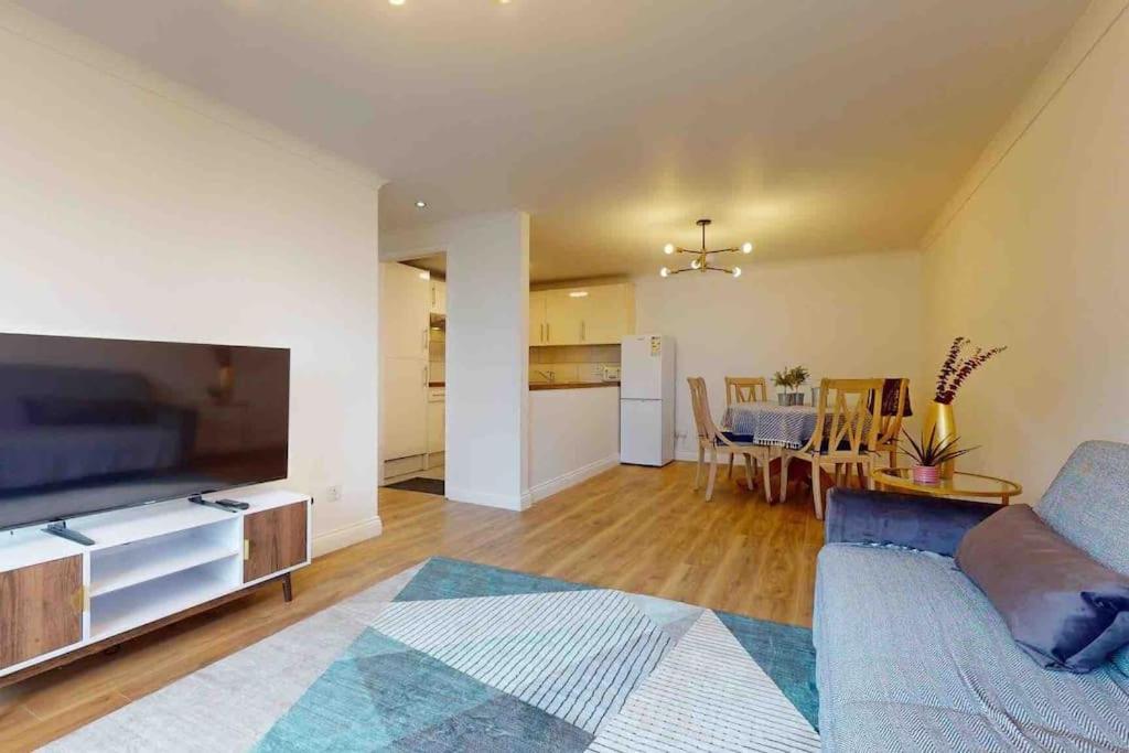 Apartment Luxstay 2br Earls Court Sleeps Up To 10 *