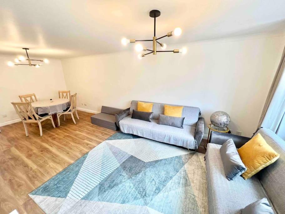 Luxstay 2br Earls Court Sleeps Up To 10 Apartment