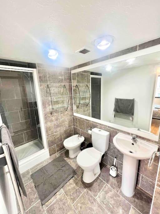 Luxstay 2br Earls Court Sleeps Up To 10 Apartment *