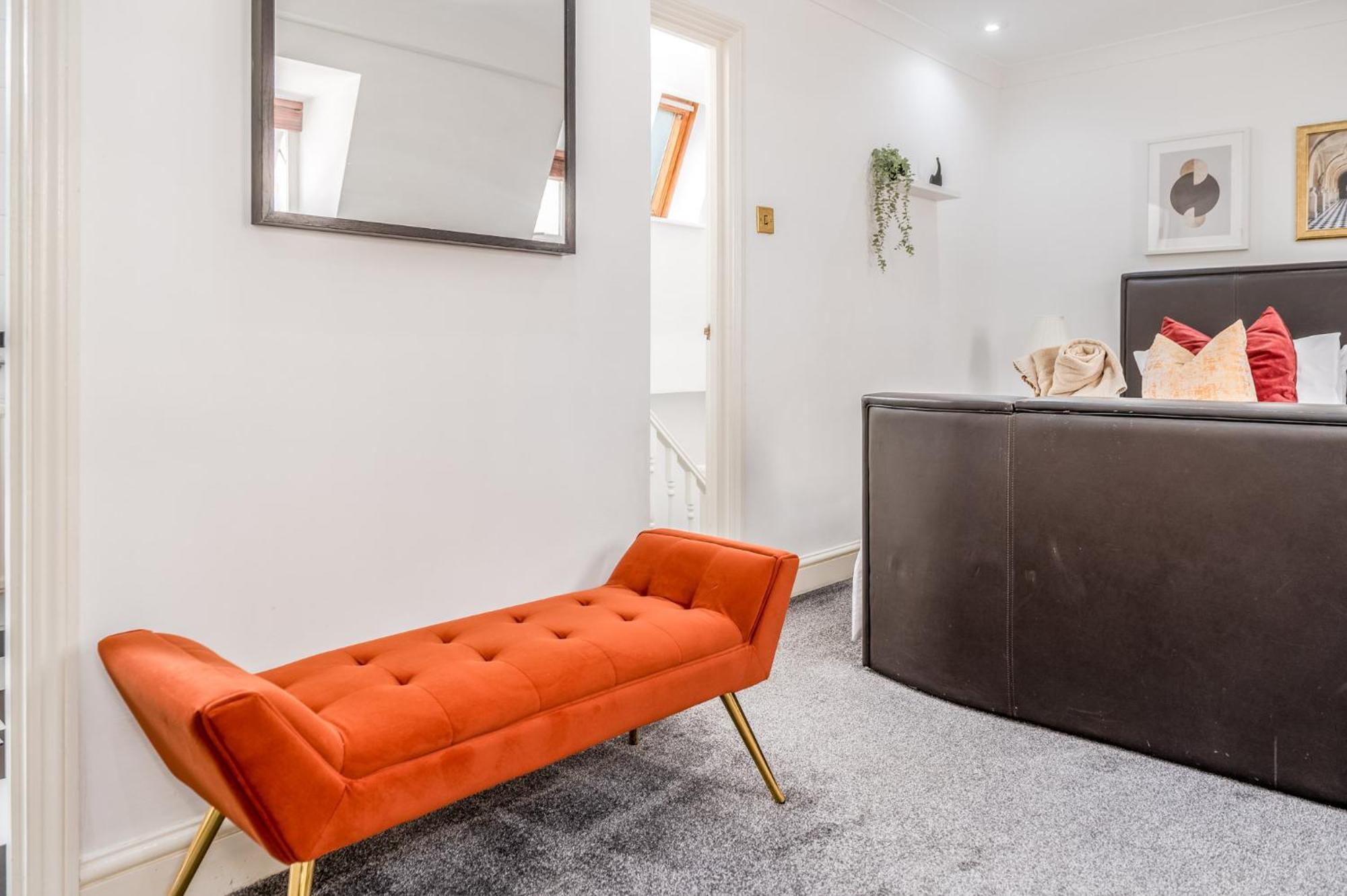Charming 3-bedroom Townhouse Balcony Feriehus