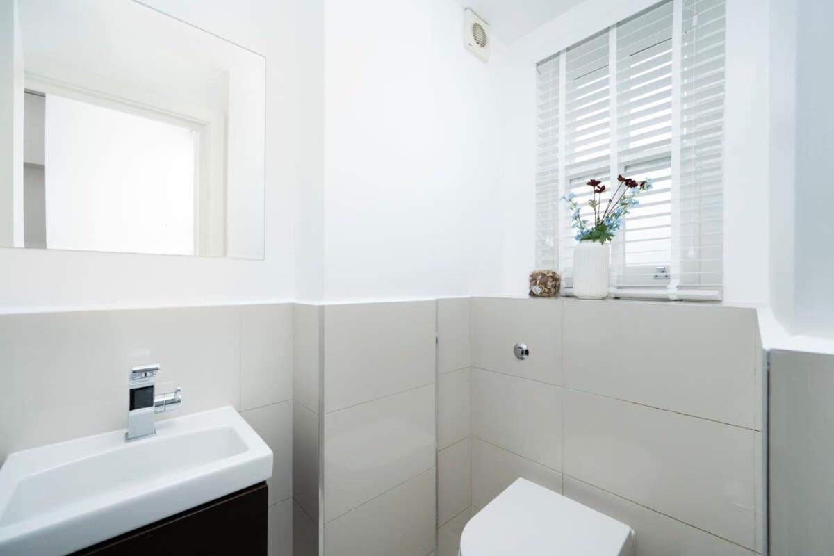 Stylish 3br Flat In The Heart Of Soho Leilighet *