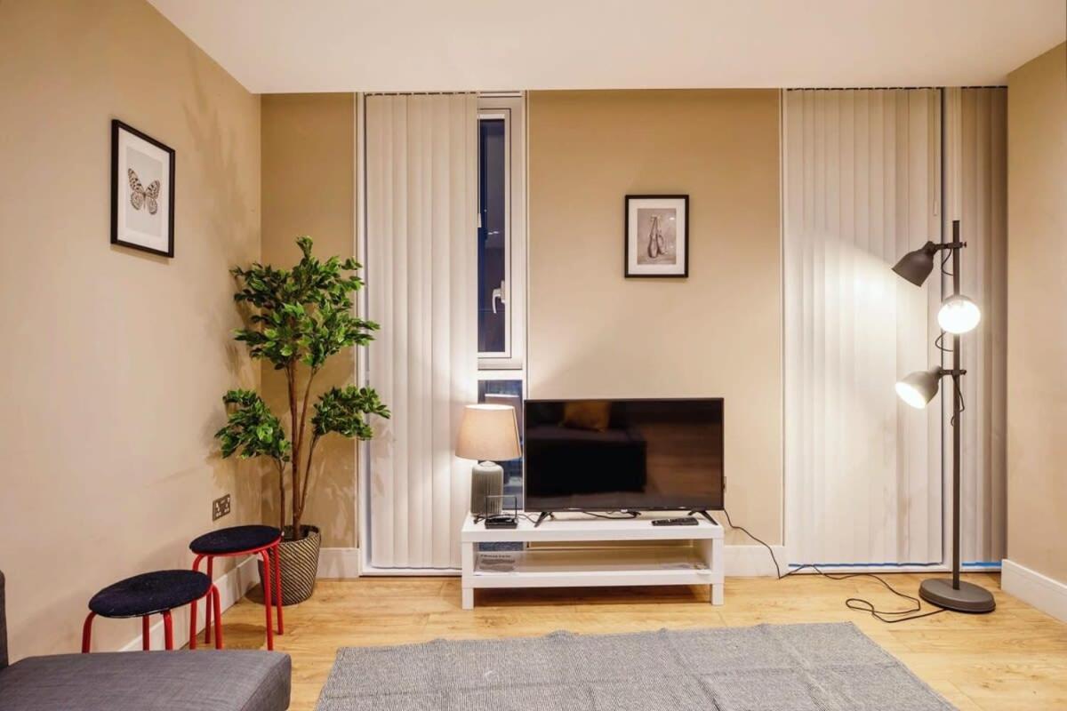 Modern 2br Flat Style And Comfort Combined Apartamento Londres