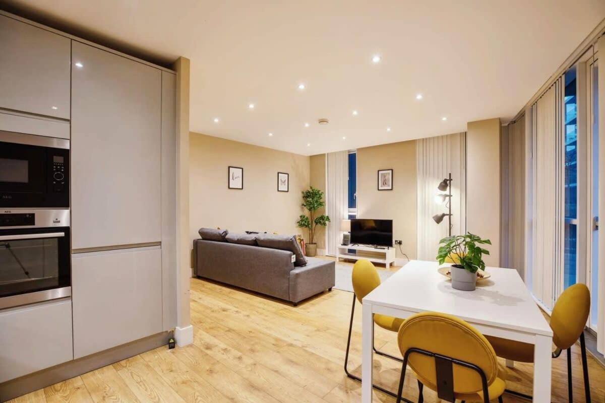 Apartamento Modern 2br Flat Style And Comfort Combined *