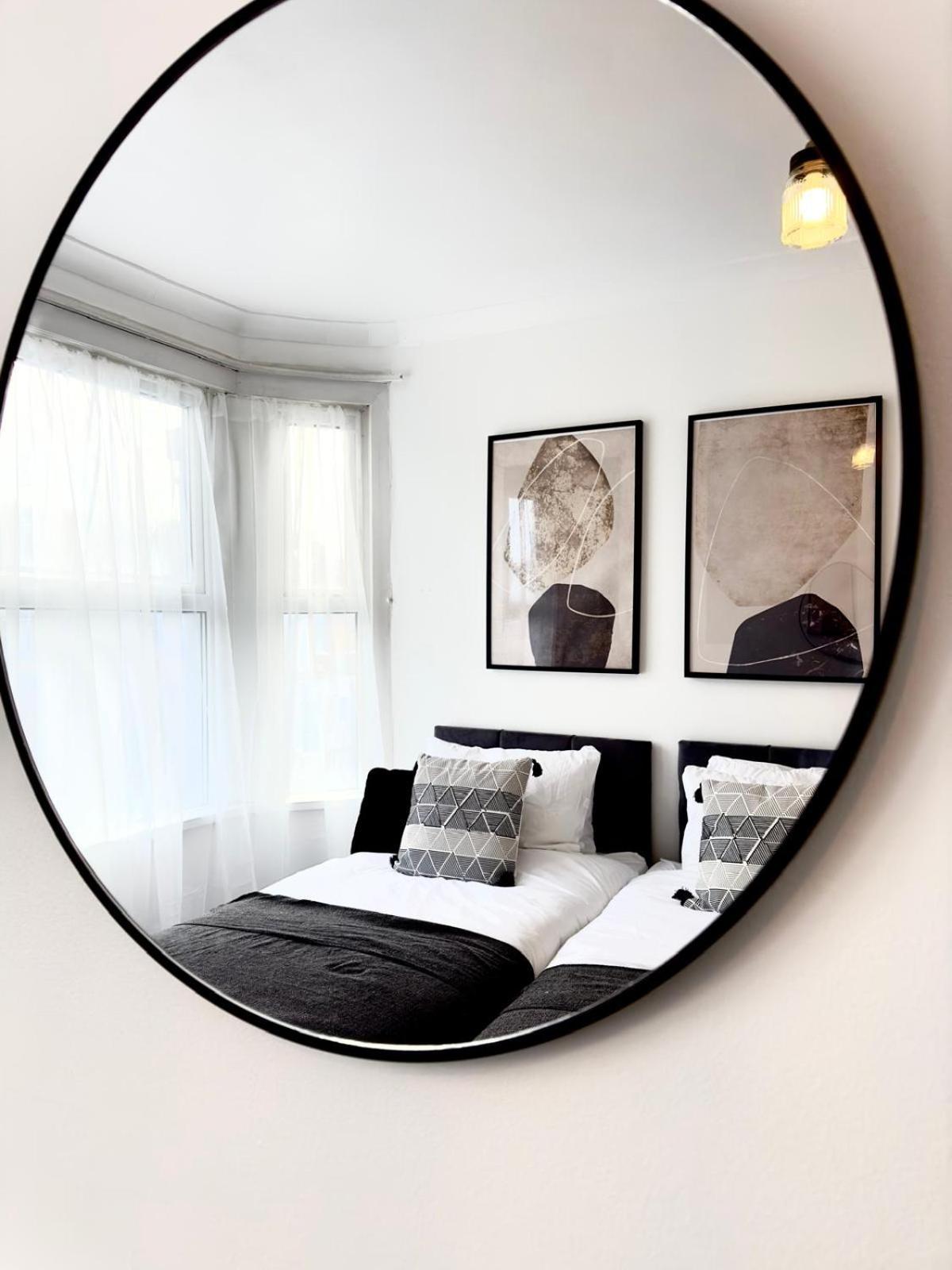 Appartement Serviced 4 Bed 2 Bath Manor Park House *