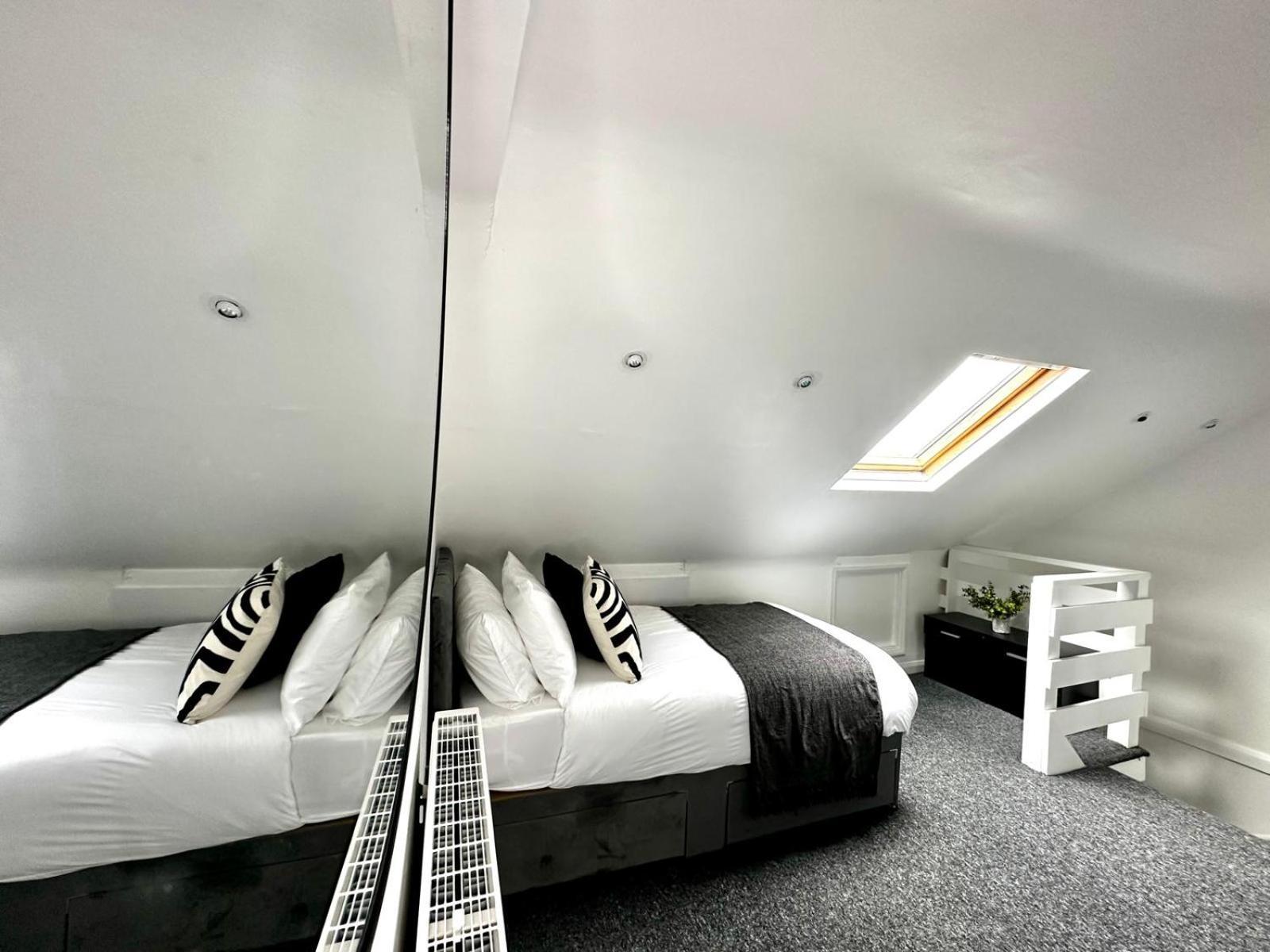 Appartement Serviced 4 Bed 2 Bath Manor Park House *