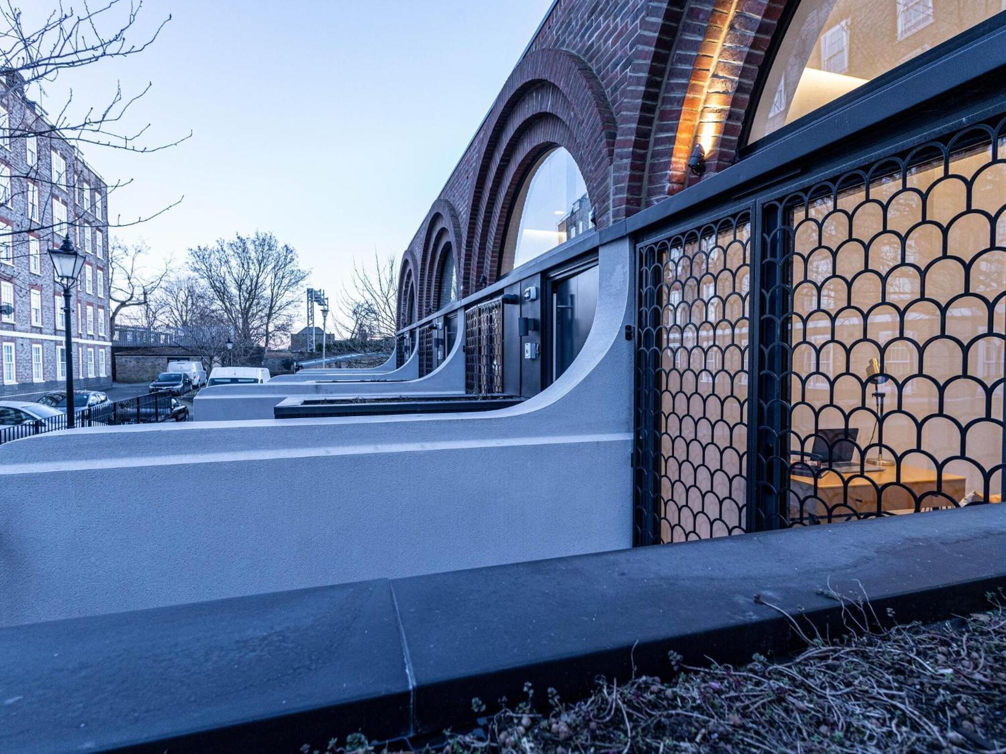 Apartamento The Arches Luxurious Three Bedroom Close To Hampstead Heath With Garden Balcony And Courtyard