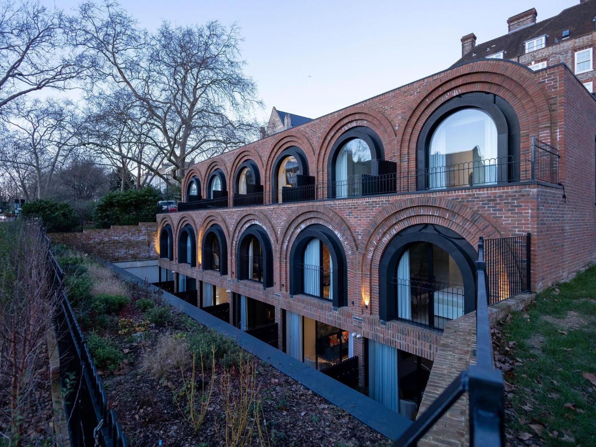 Apartamento The Arches Luxurious Three Bedroom Close To Hampstead Heath With Garden Balcony And Courtyard