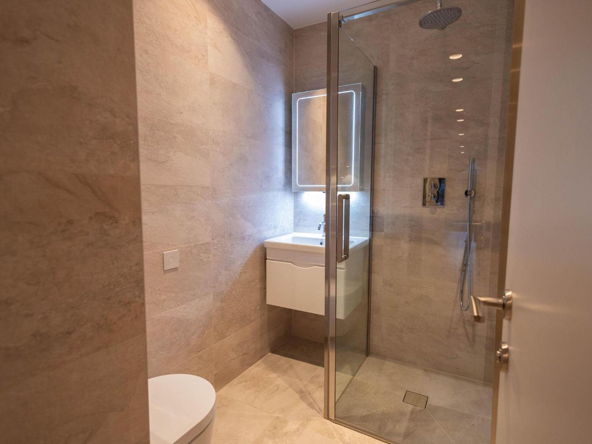 Apartamento The Arches Luxurious Three Bedroom Close To Hampstead Heath With Garden Balcony And Courtyard