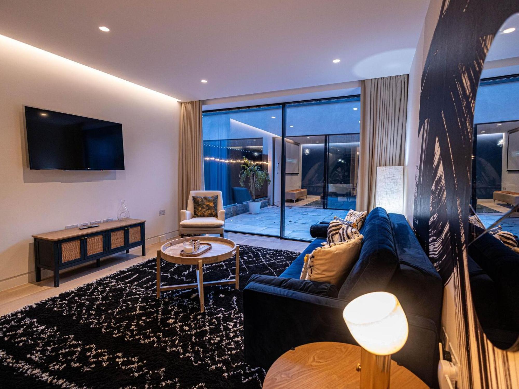 Apartamento The Arches Luxurious Three Bedroom Close To Hampstead Heath With Garden Balcony And Courtyard