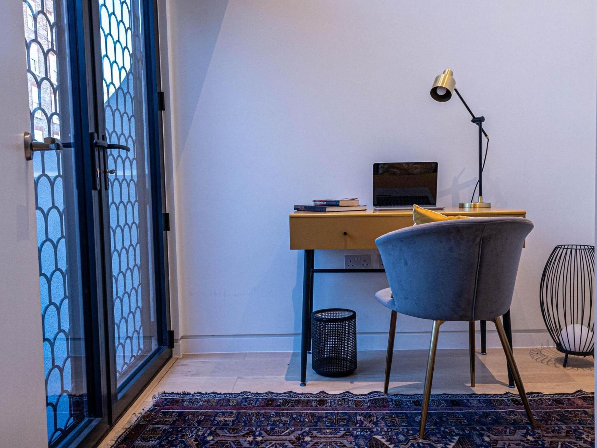 The Arches Luxurious Three Bedroom Close To Hampstead Heath With Garden Balcony And Courtyard Londres