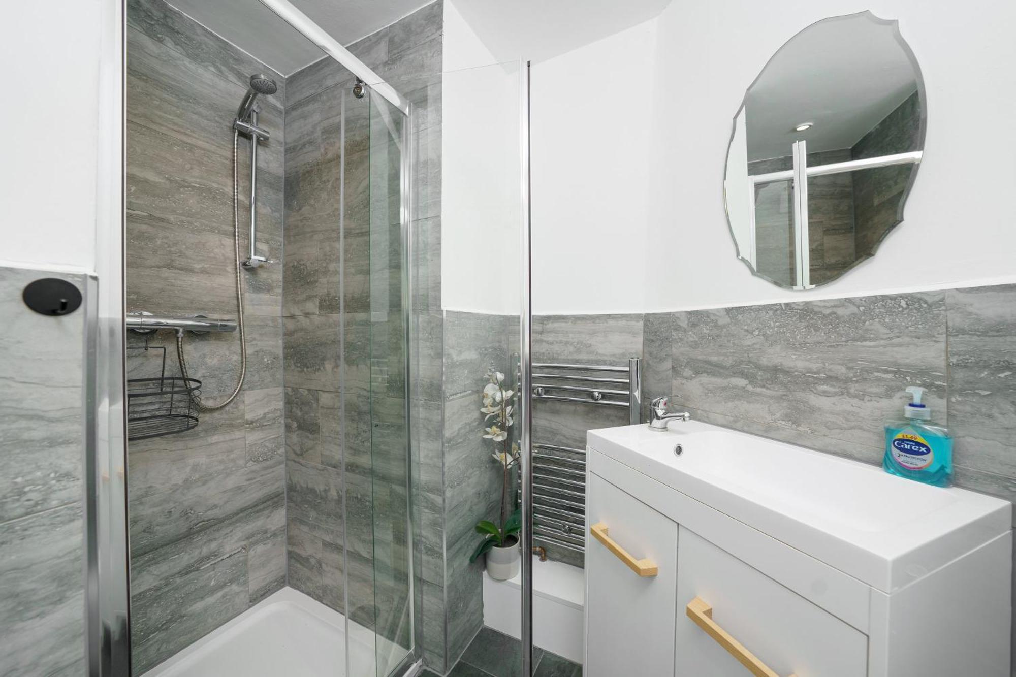 Stylish And Newly Renovated Flat In Hackney London
