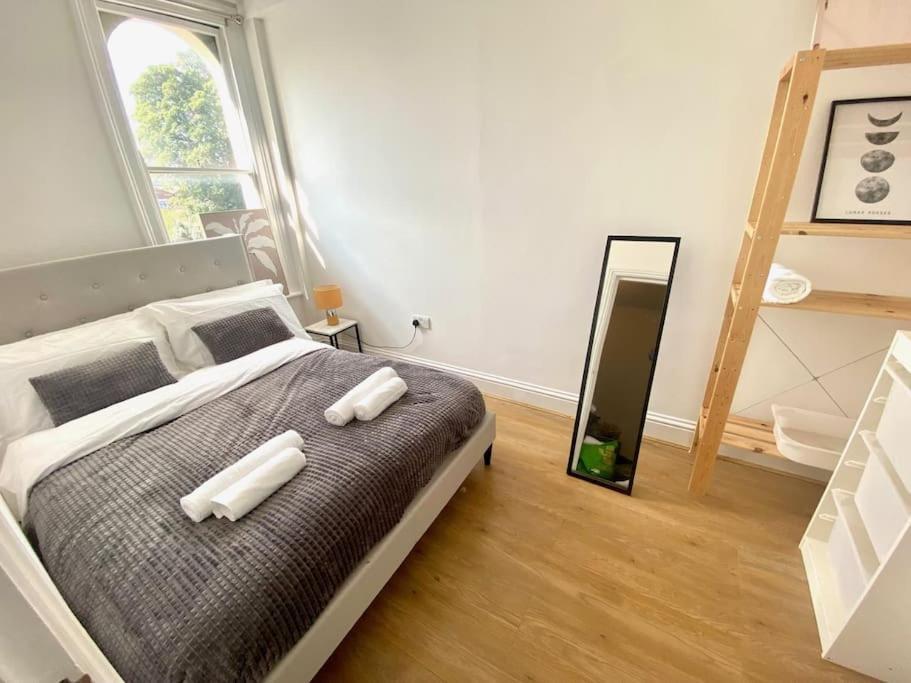 Apartment Flat 3 Gr 1 Bedroom 3 Mins Walk Mile End Station *