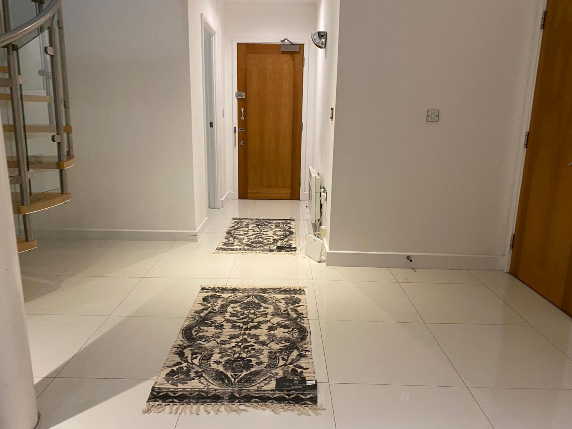 Cosy 3 Bed Penthouse In Royal Docks London