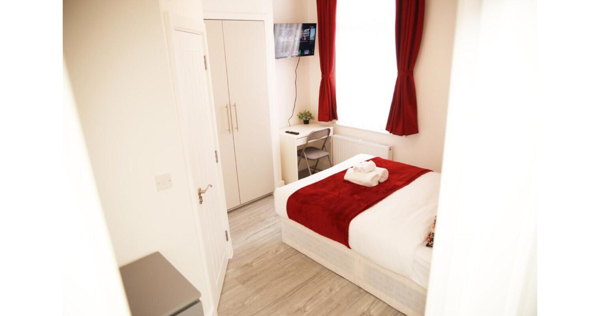 Cricklewood Deluxe Ensuite Guest house *