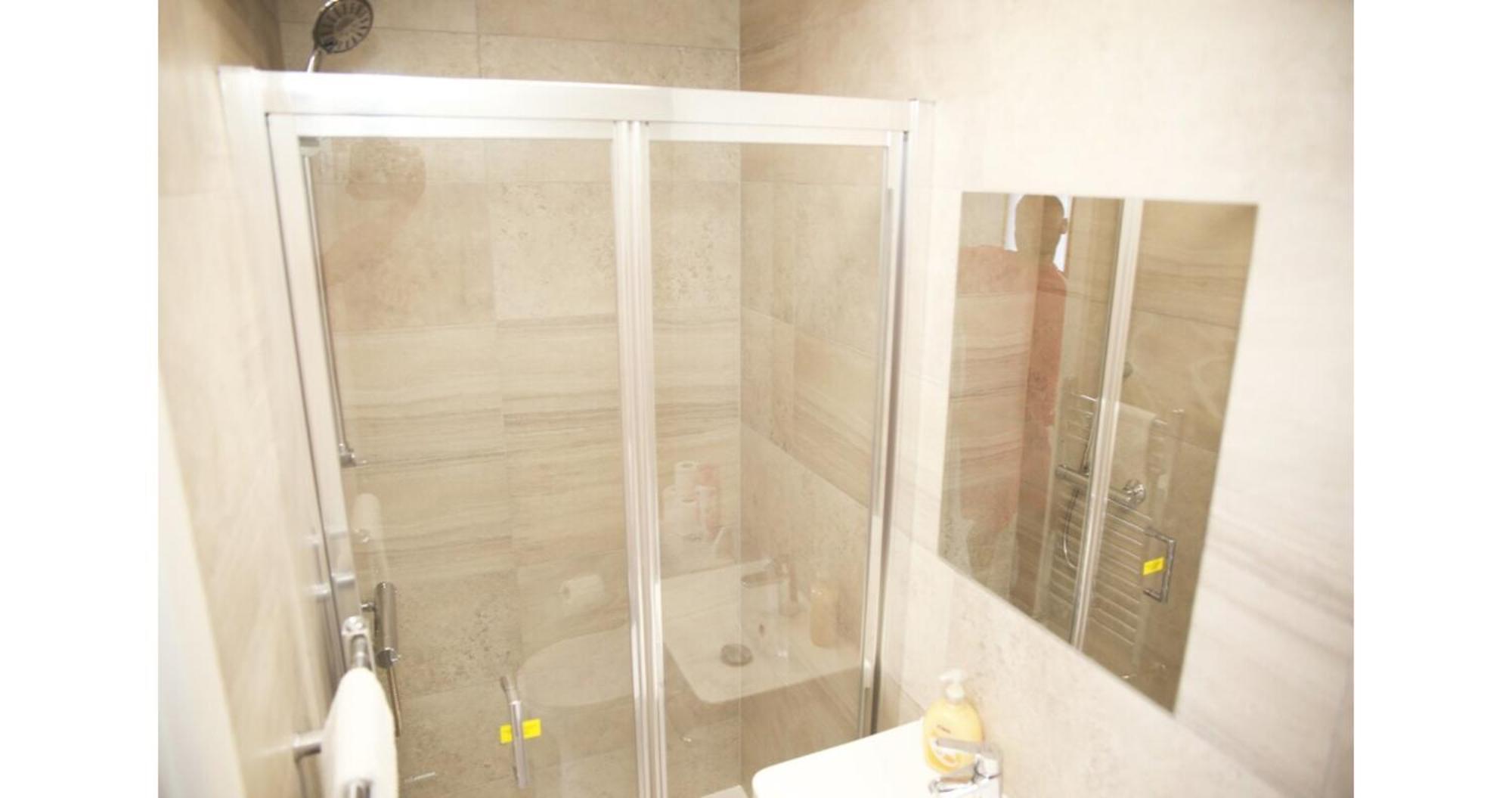 Guest house Cricklewood Deluxe Ensuite London