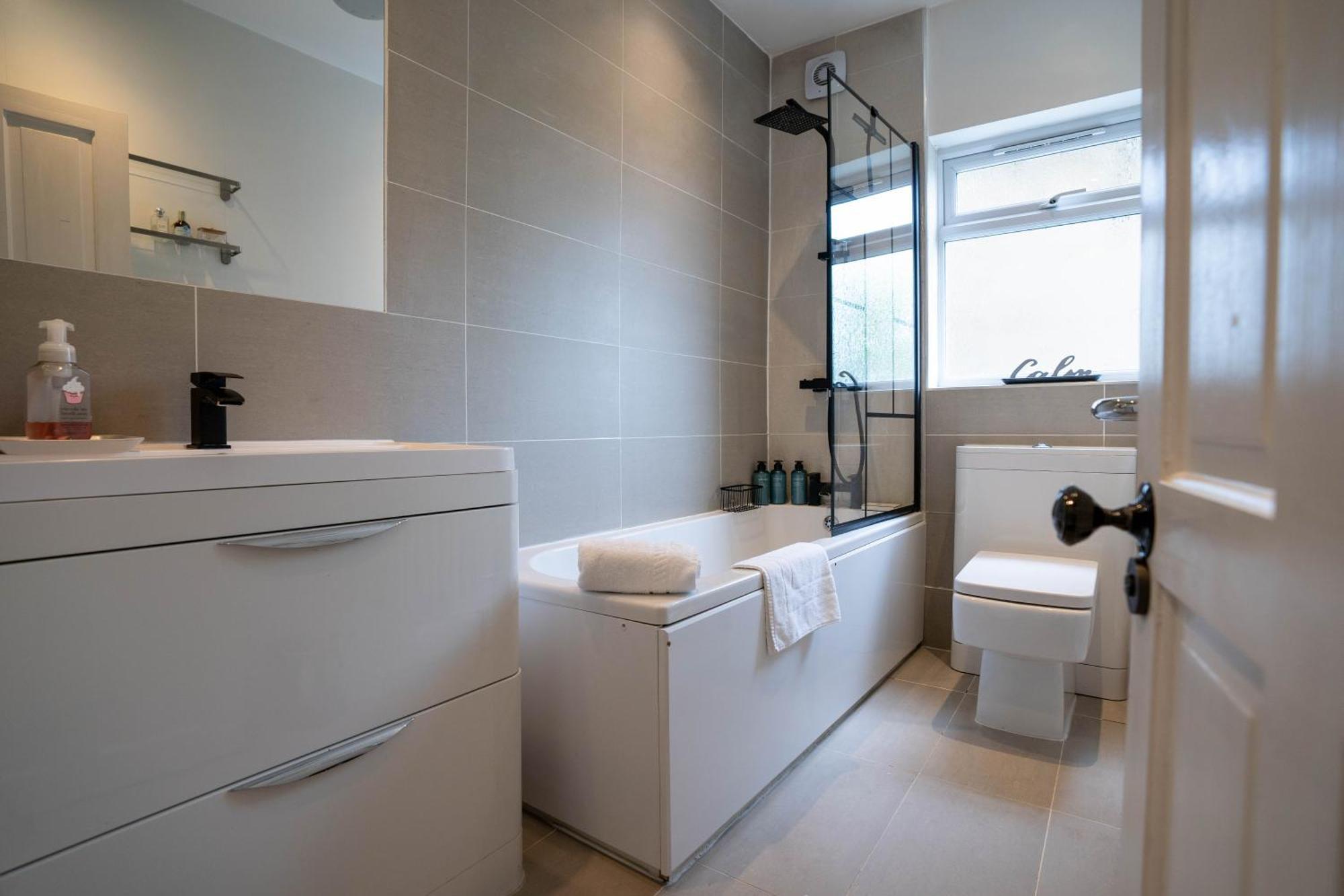 Classical Beauty In Greenwich Apartment *