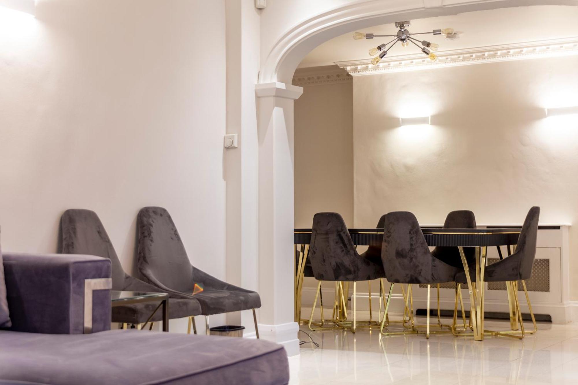 Apartment Astounding 3br Flat, 5 Min To Hyde Park *